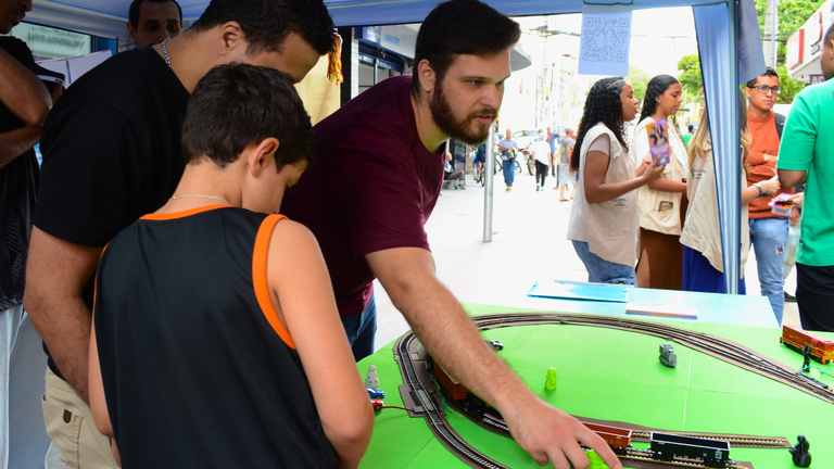 IF realiza mostra de cursos no Calçadão